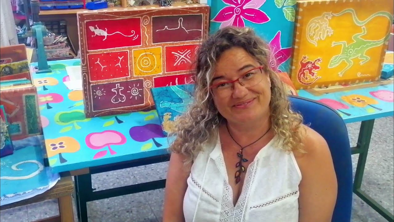 27. Talleres de batik y artesanía local para hacer con niños
